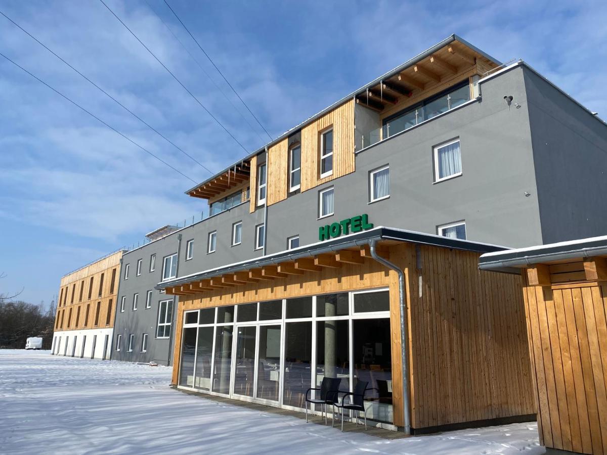 Hotel Am Interpark Großmehring Eksteriør bilde