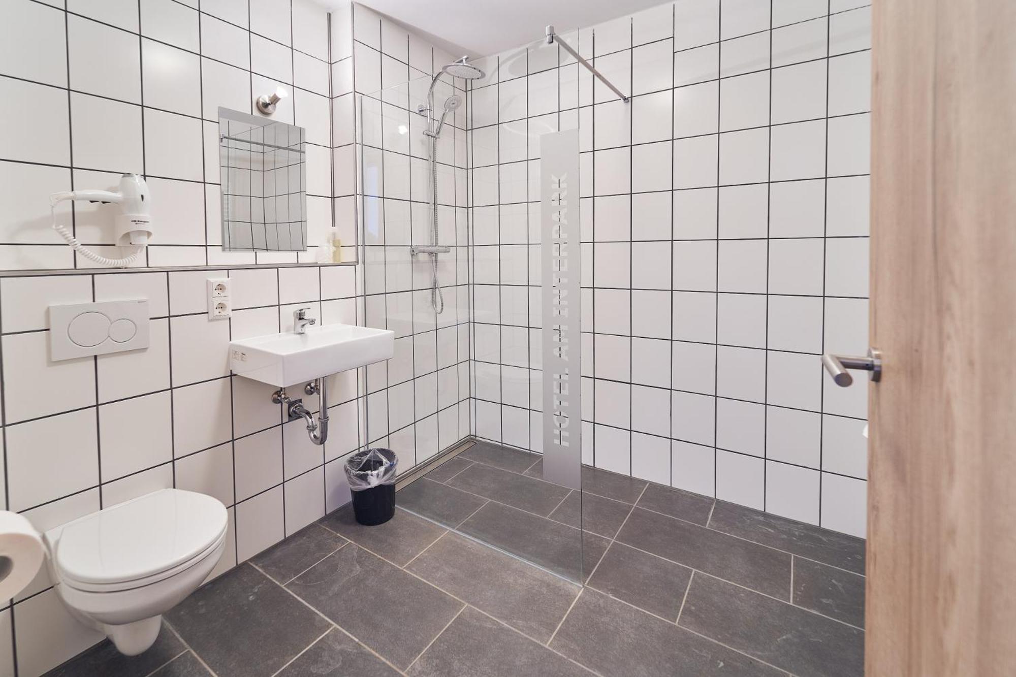 Hotel Am Interpark Großmehring Eksteriør bilde