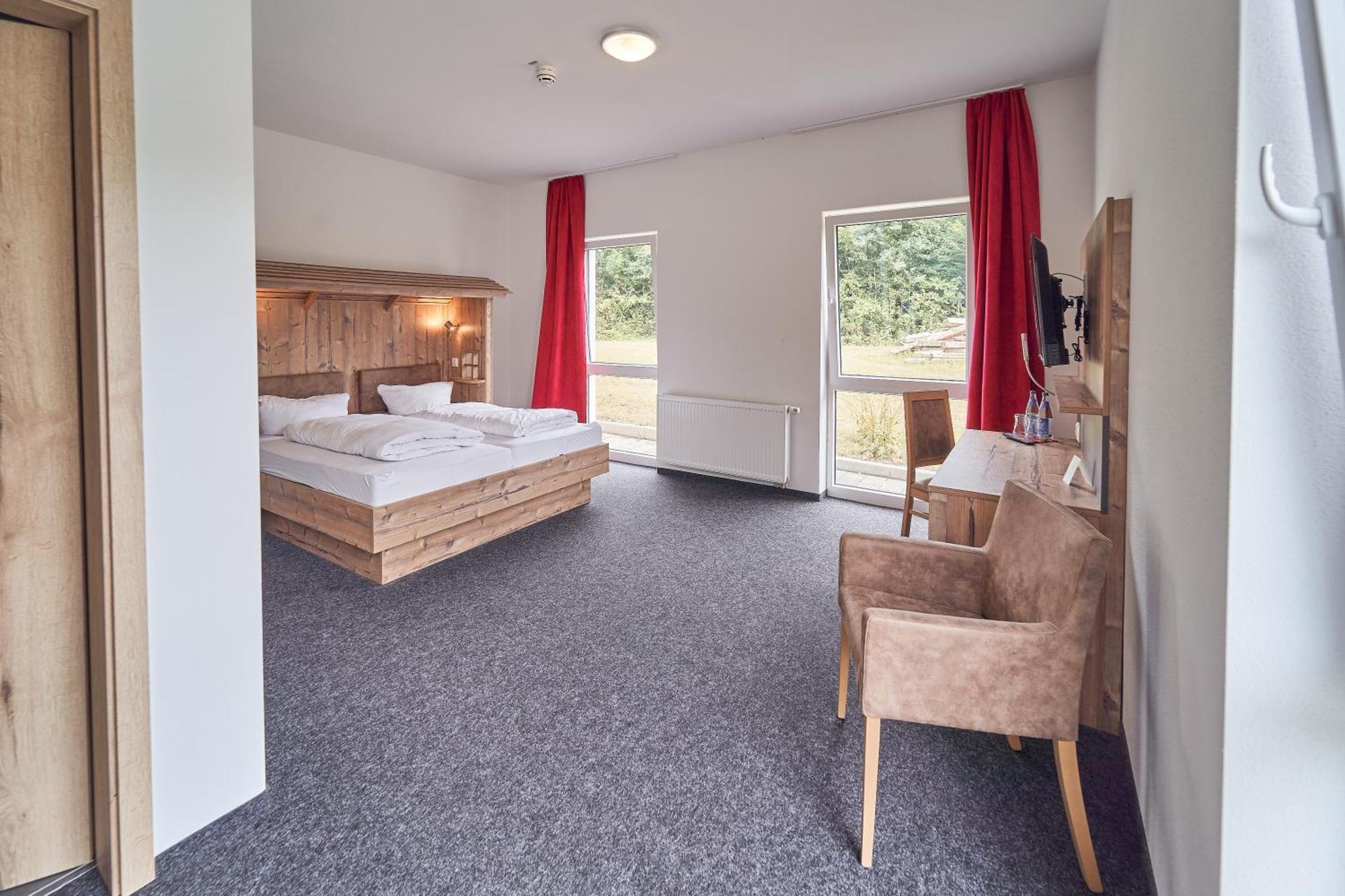 Hotel Am Interpark Großmehring Eksteriør bilde
